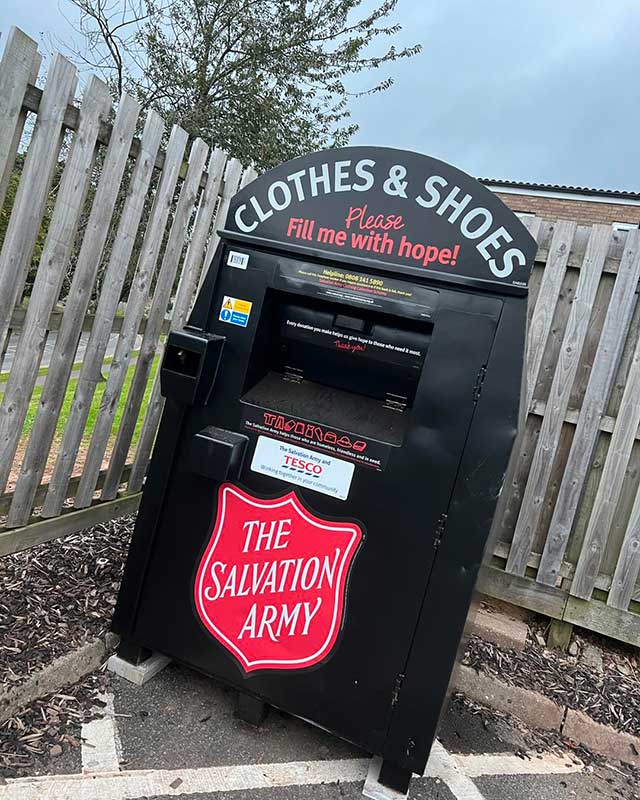 a salvation army clothes recycling bank