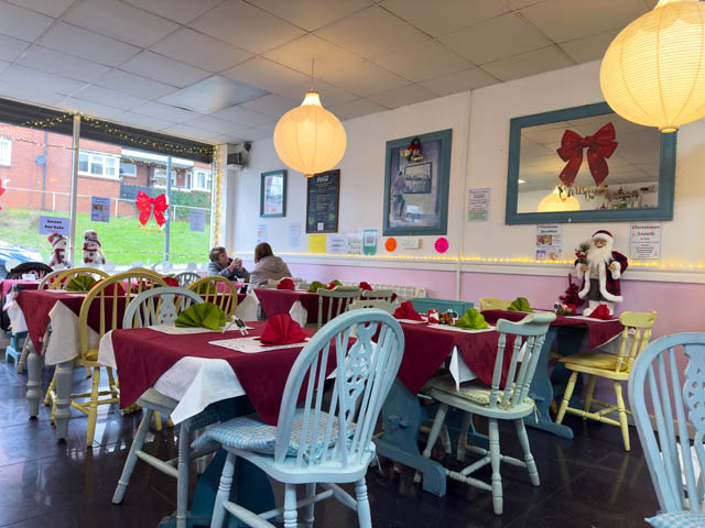 Trios cafe in Pontnewydd