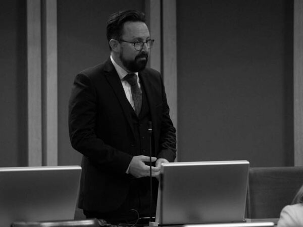Senedd pays heartfelt tribute to Hefin David
