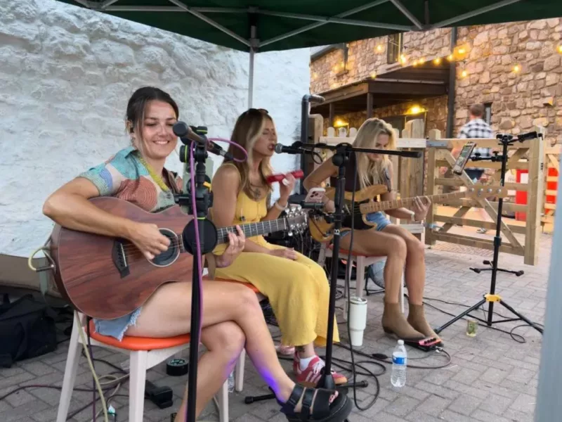 The Three O’Clock Club perform at Kilted Dragon Distillery event