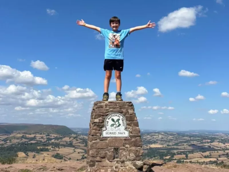 Ten-year-old boy raises money for neighbour who has neuroblastoma cancer