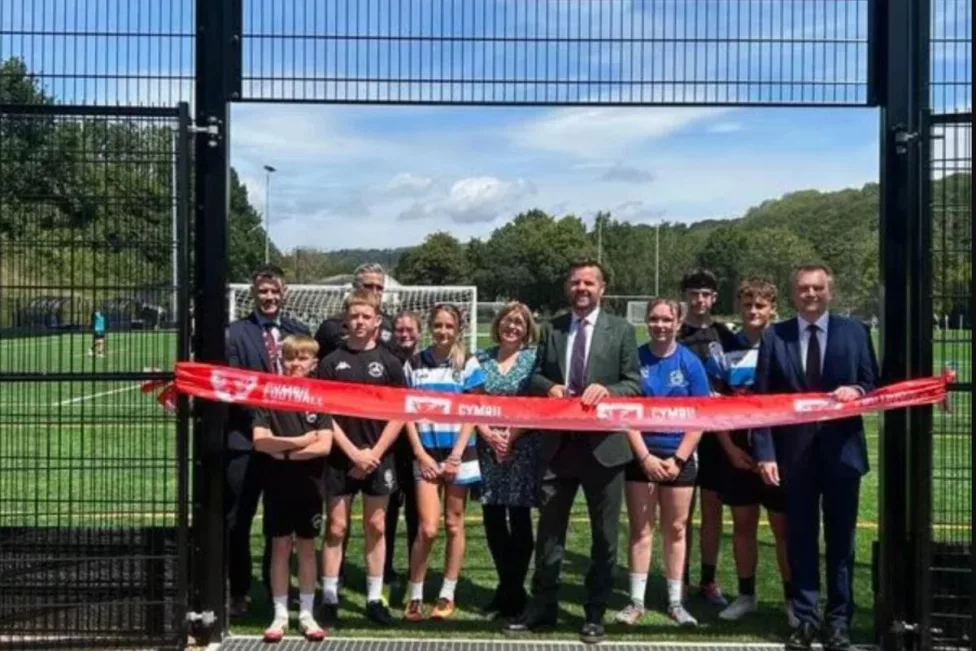 TORFAEN: School 3G Fencing